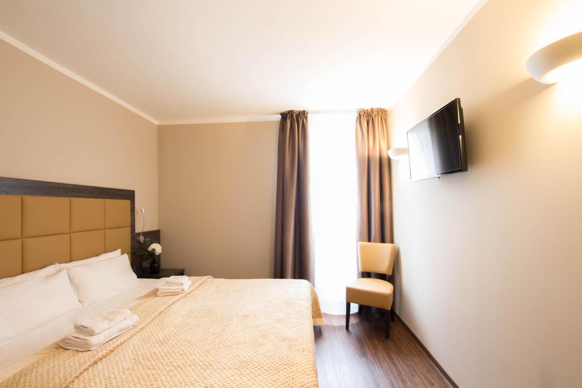 Large Double Room