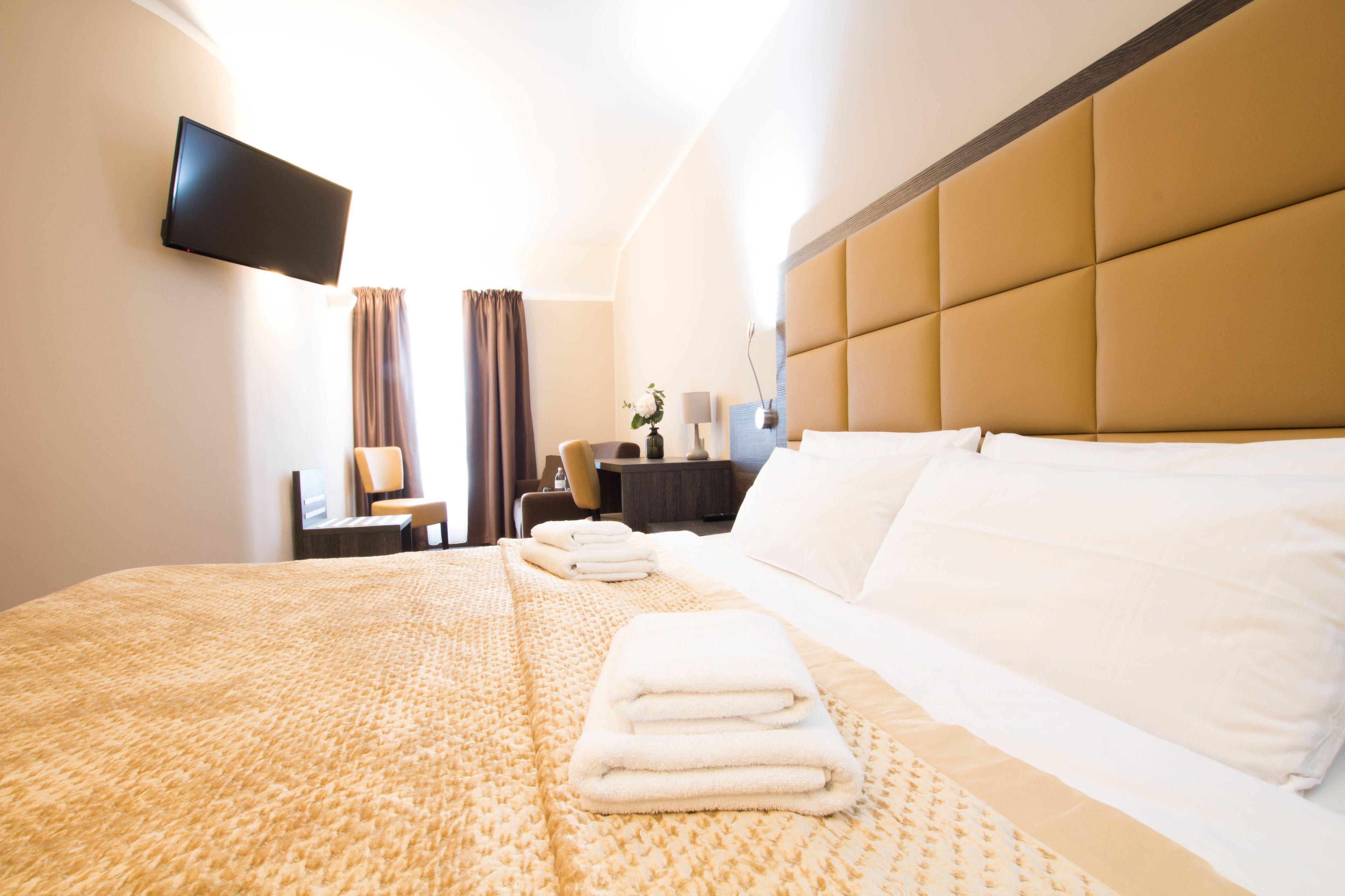 Large Double Room